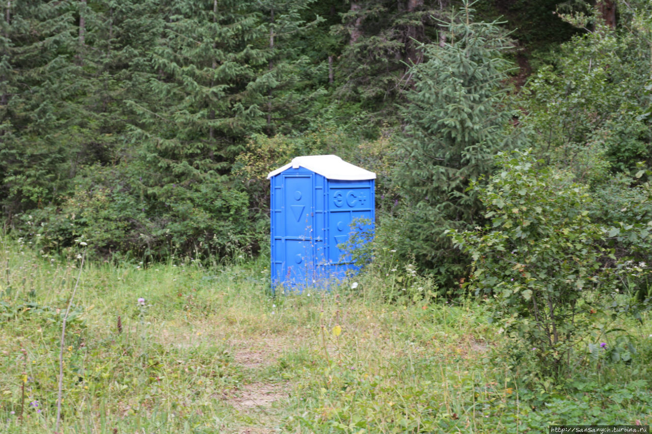 Здесь есть туалет Кольсайские Озера Национальный Парк, Казахстан