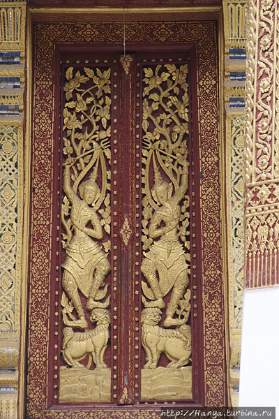 Двери Ват Па Кхэ. Фото из