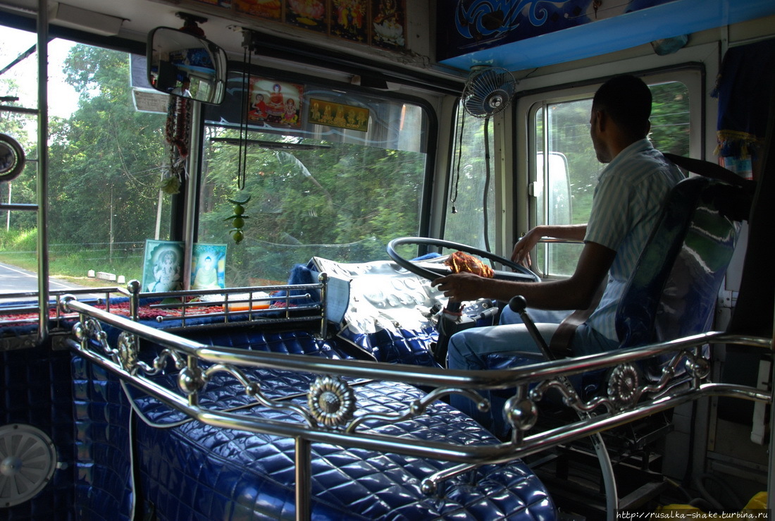 О гордых ланкийских автобусах