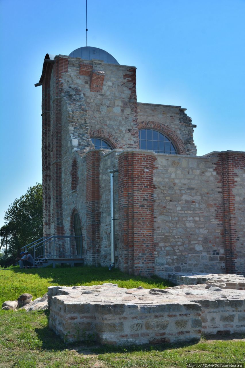 Остатки церкви Благовещения на Городище Великий Новгород, Россия