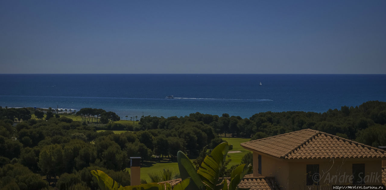 В мае на море Ситжес, Испания