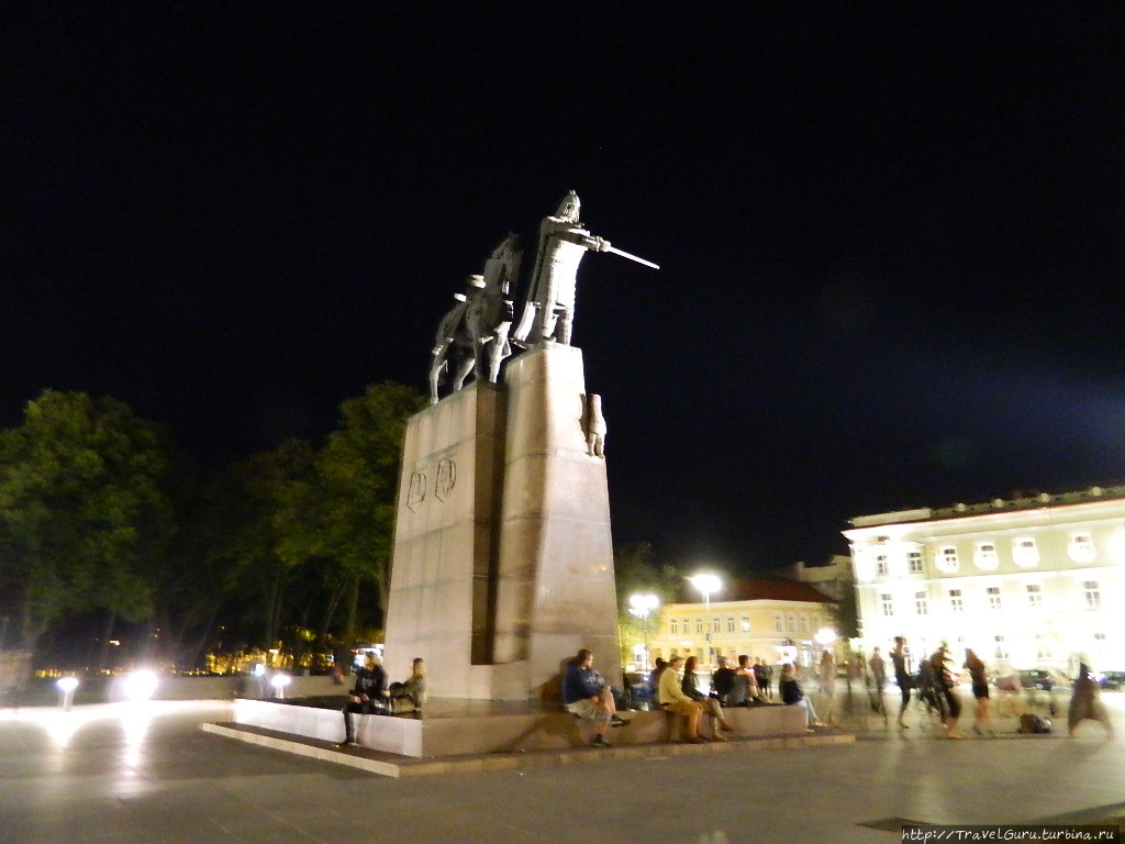 Памятник Гедимину Вильнюс, Литва