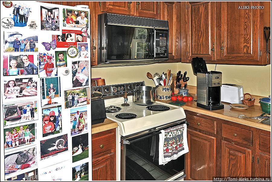 Здесь чередуются интерьеры разных домов — поэтому эклектика полнейшая...
*