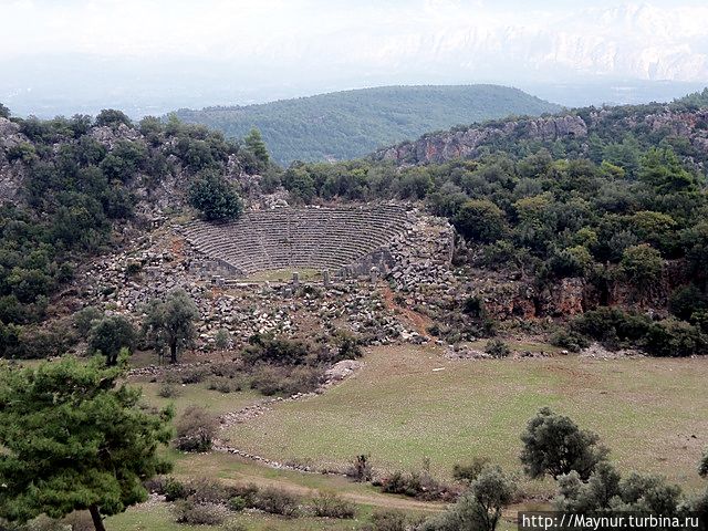 Руины амфитиатра.