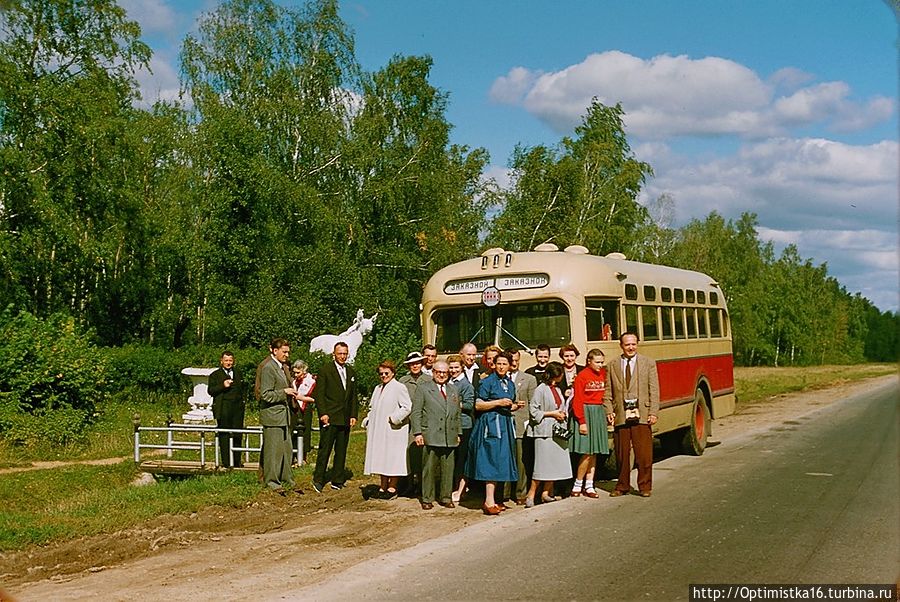 На пути в Ясную поляну.
СССР, 1956 год. (Jacques Dupâquier) Москва, Россия