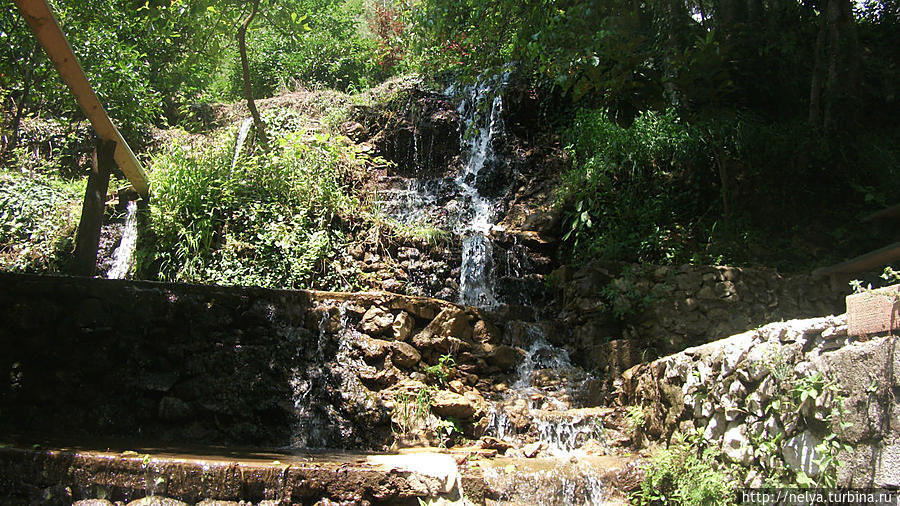 Небольшой водопад, дальше есть большой красивый Махмутлар, Турция