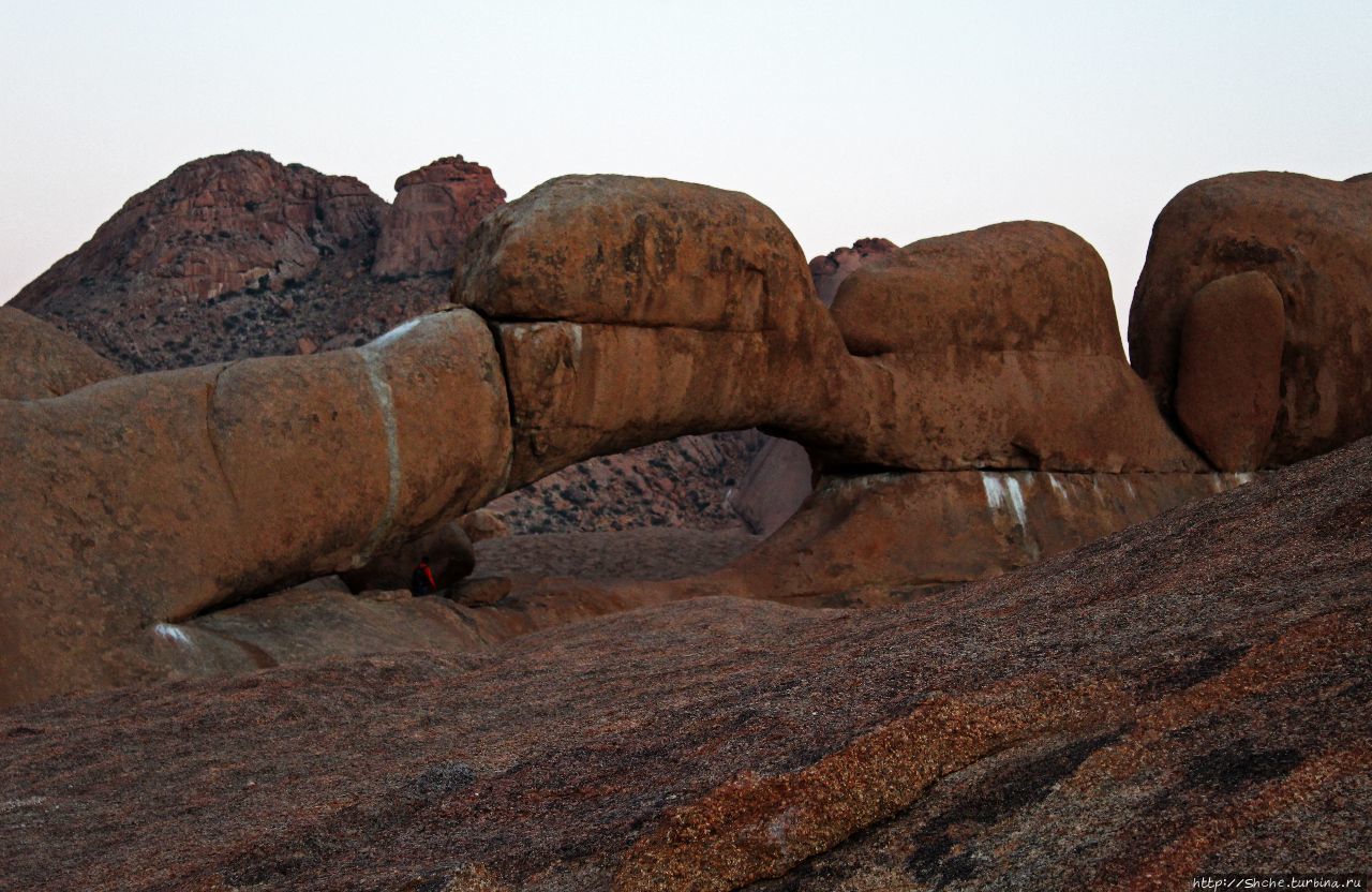 Каменная Арка Шпицкоппе Гроссе-Шпицкуппе заповедник, Намибия