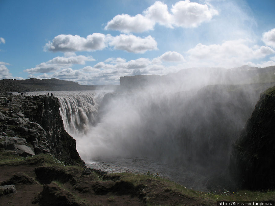 Дэттифосс — один из самых впечатляющих в Исландии. Исландия