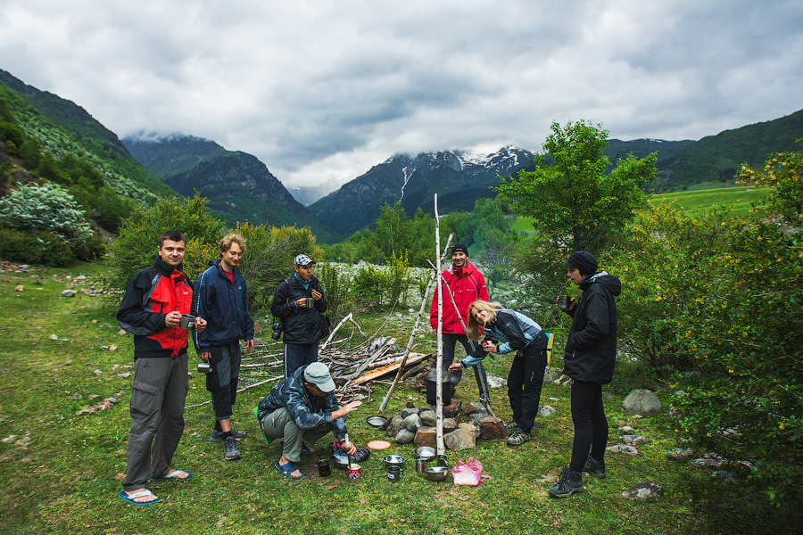 Но в этот день повезло, до нас он так и не добрался.. 
В ожидании ужина:)