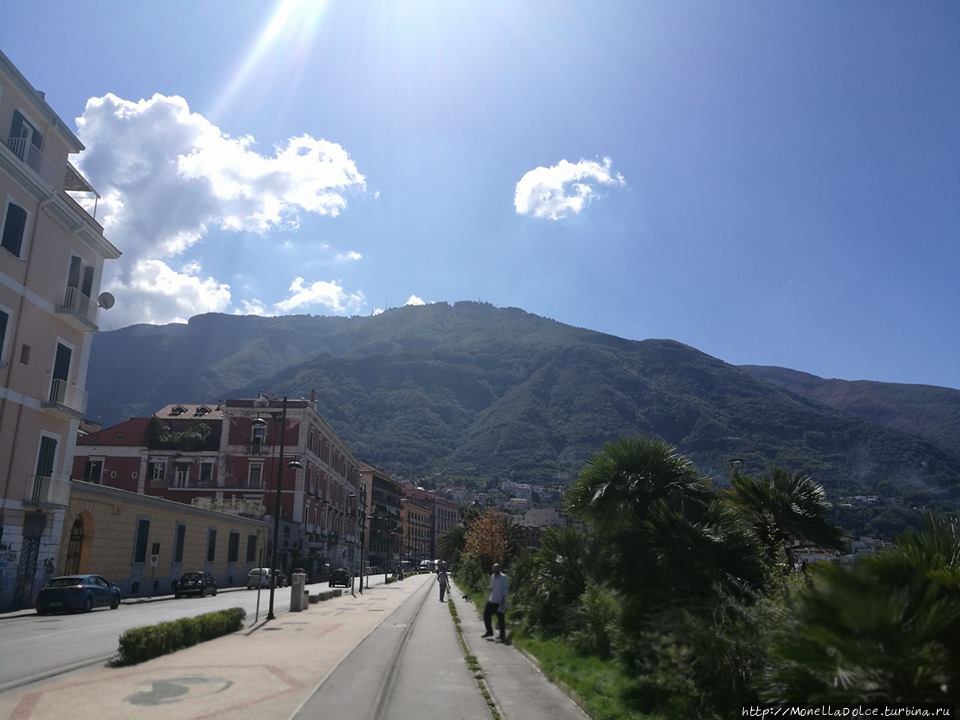 Monti Lattari — вершина горы Monte Fiato Кастелламаре-ди-Стабия, Италия
