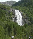 Espelandsfossen. 75 м. Целиком с дороги мы его так и не увидели.