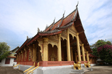 Храмовый комплекс Ват Сене Сук Харам. Здание сима Wat phra chao pet soc с глубоким портиком. Фото из интернета