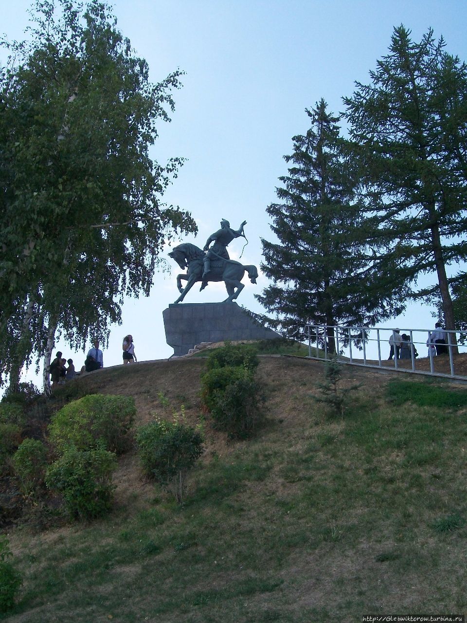 Прогулка около памятника Салавату Юлаеву Уфа, Россия