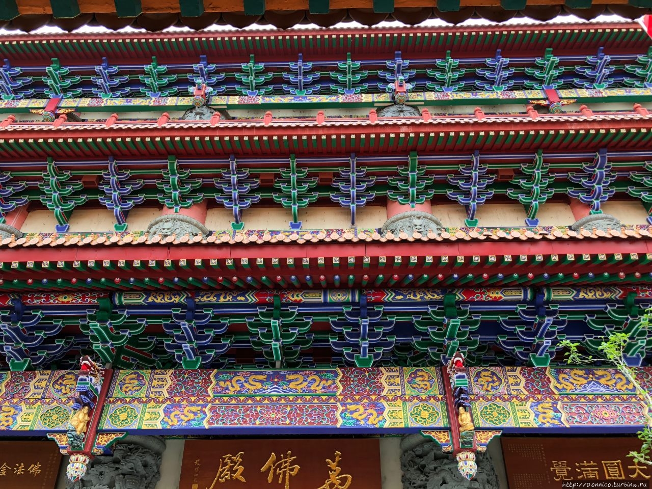 Зал десяти тысяч Будд Остров Лантау, Гонконг