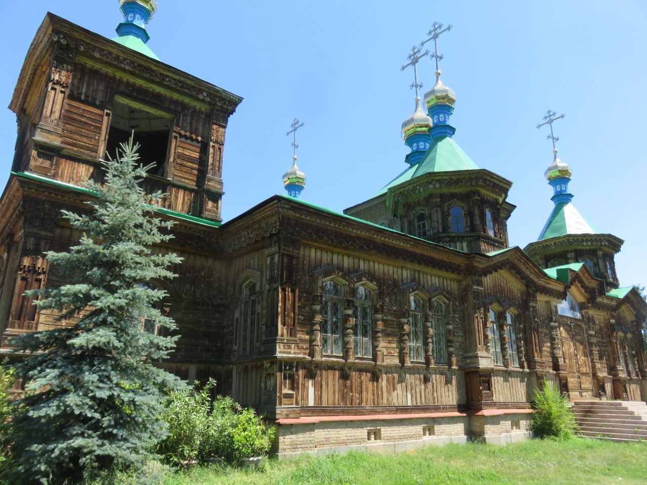 Свято-Троицкая церковь Каракол, Киргизия