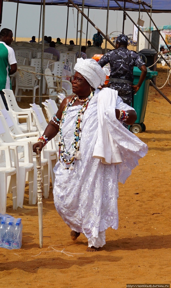 Одна из жриц Гранд-Попо, Бенин