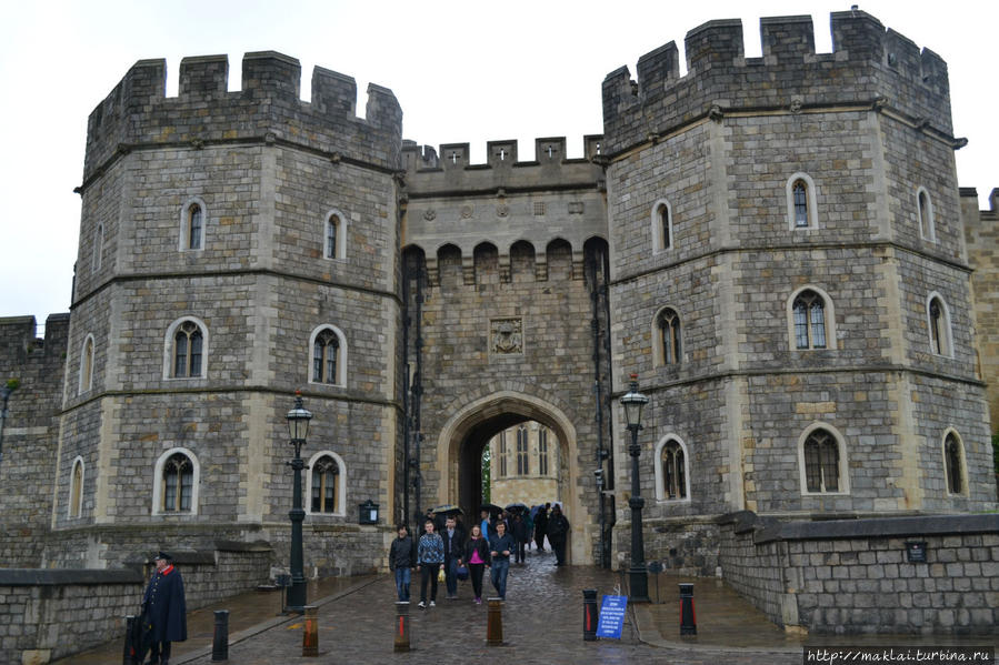 Врата короля Генри VIII (главный вход в замок). Лондон, Великобритания