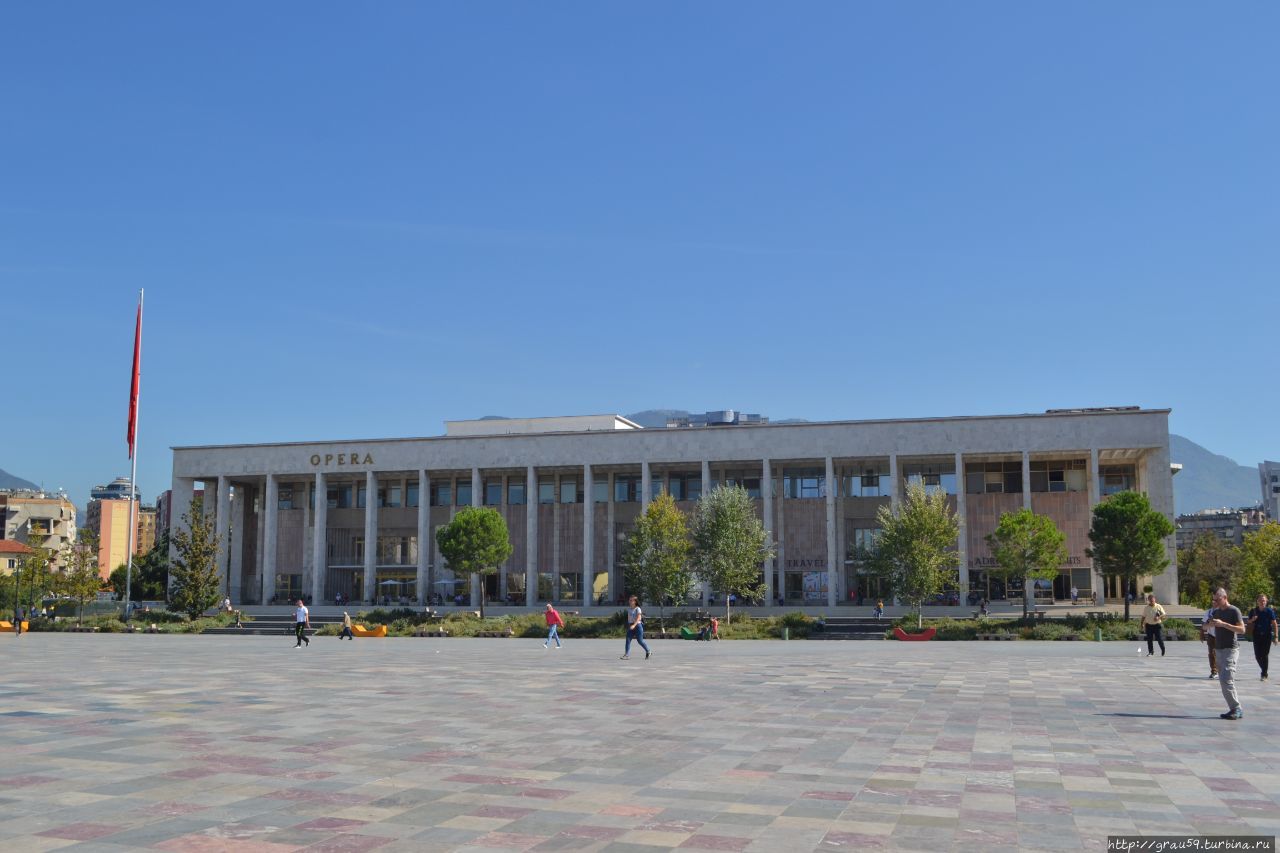 Дворец культуры / Pallati i Kulturës