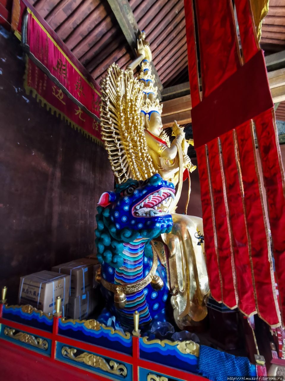 Храм Ясного Понимания Священная Гора Утайшань, Китай
