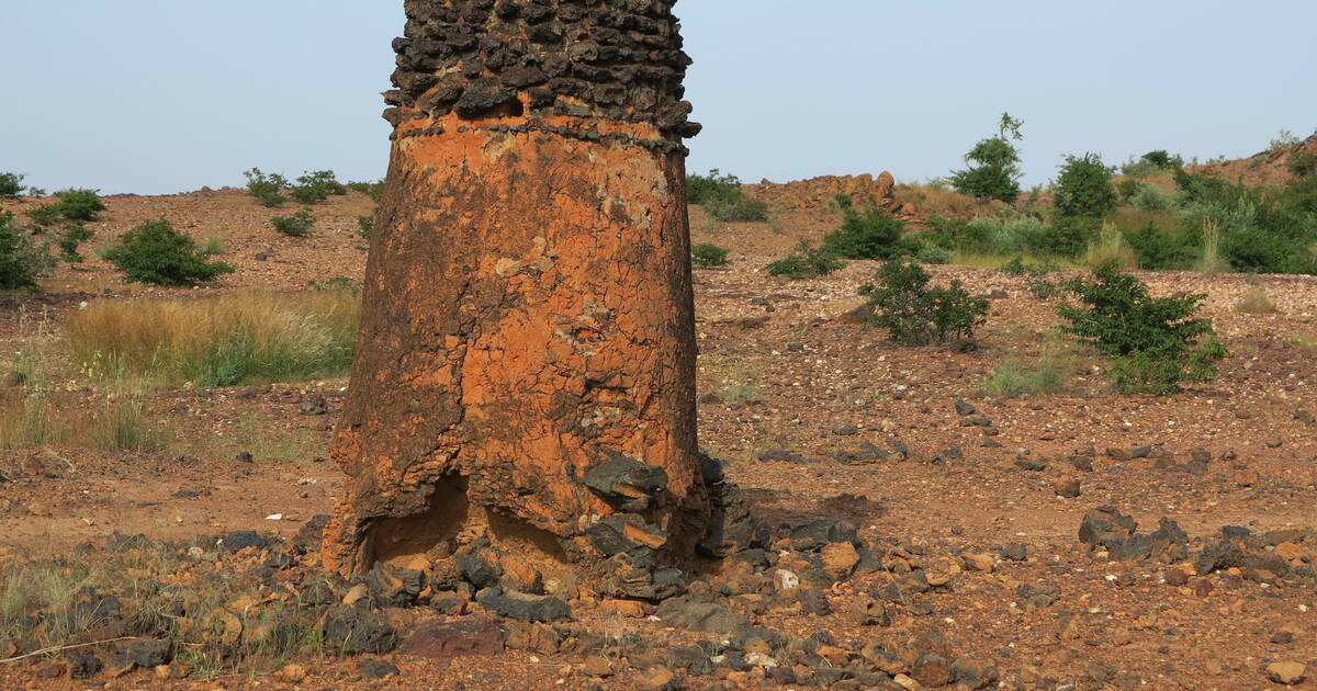 Ямане останки древней металлургии / Site de Yamané