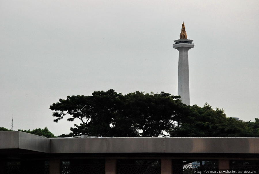 Истикляль. История с элементами детектива Джакарта, Индонезия
