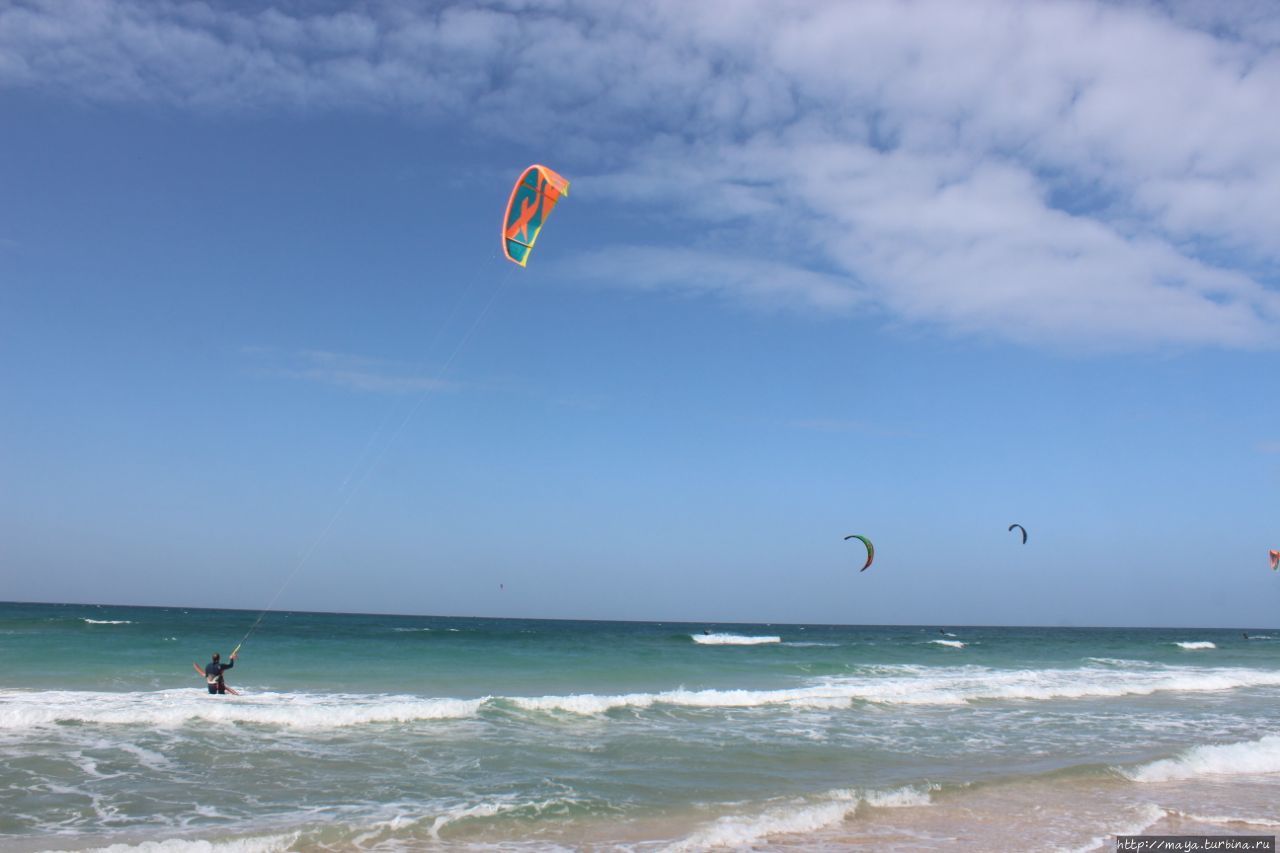 Бат Ям, зима и море Бат-Ям, Израиль Бат Ям, зима и море Бат-Ям, Израиль