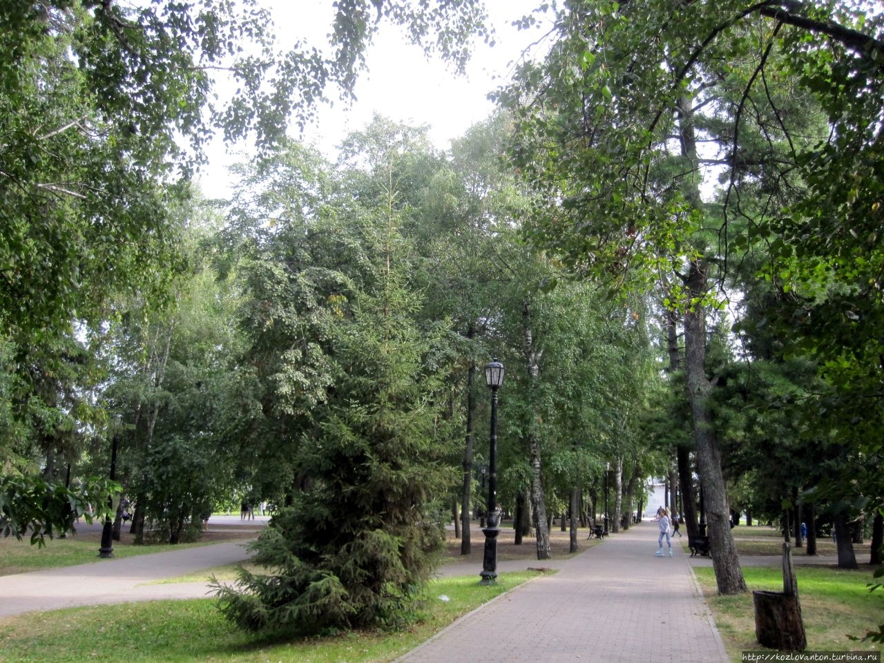 На аллеях сада Ермака. Тобольск, Россия
