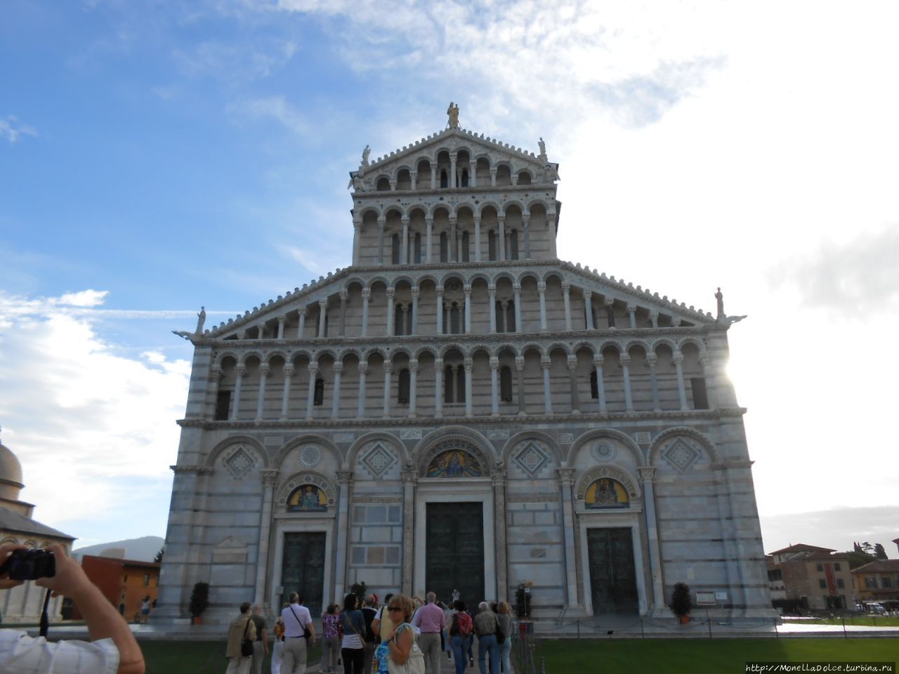 Pisa: чудесная площадь piazza dei Miracoli