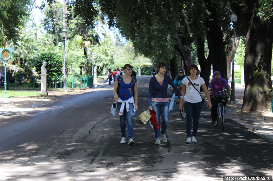 Парк Пьяцца дель Пополо. Рим, Италия