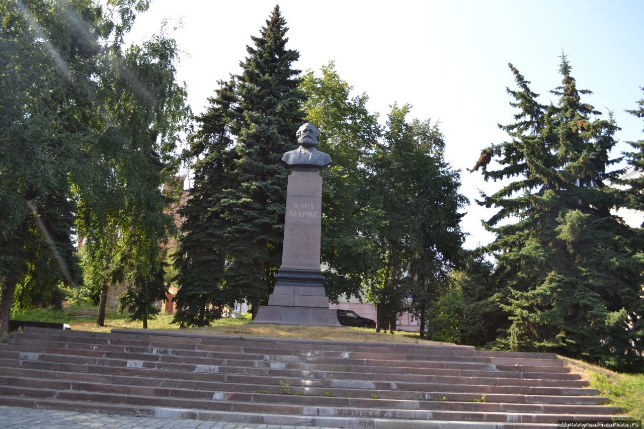 Памятник Карлу Марксу Пенза, Россия