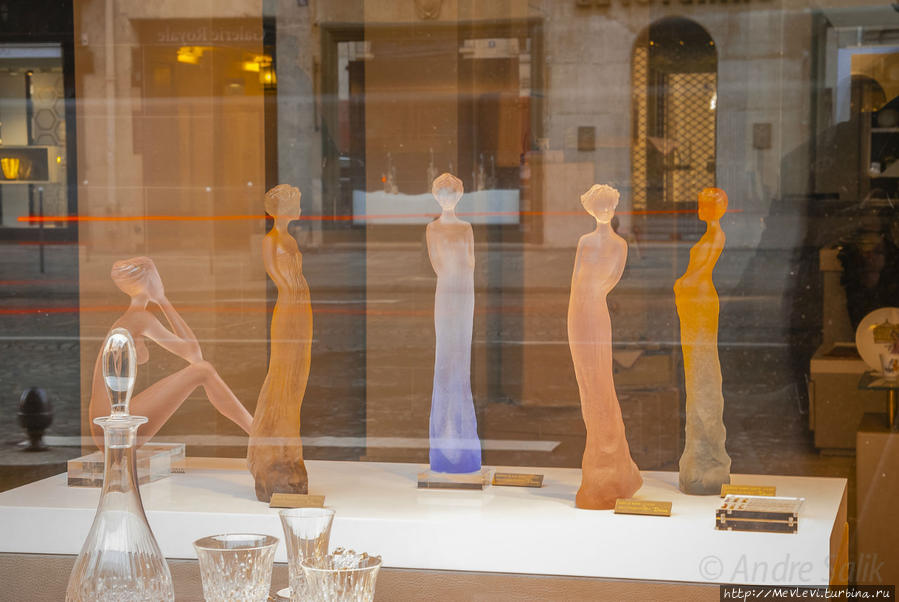 На рассвете Париж, Франция