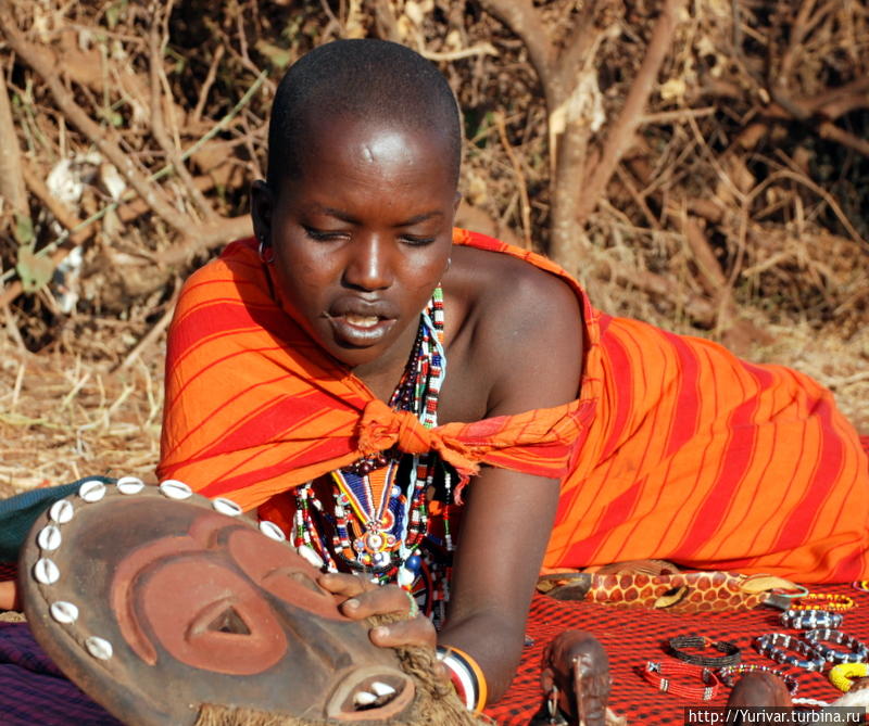 Девушка из племени Масаи Кения