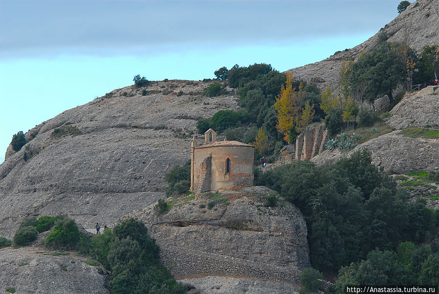 Осень, утро Монастырь Монтсеррат, Испания