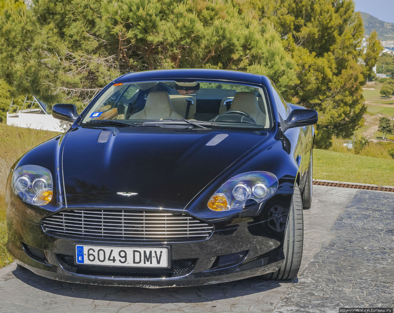 В мае на море Ситжес, Испания