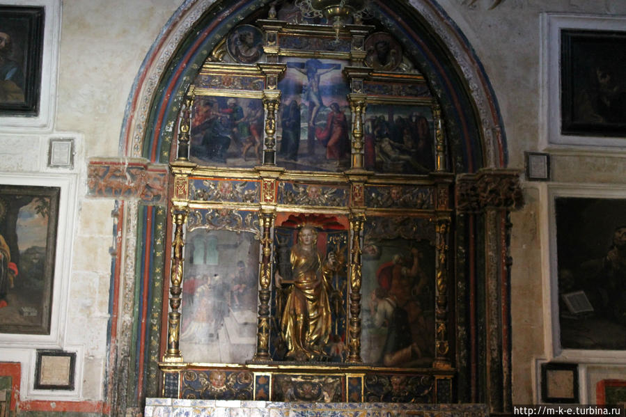 Фрески, картины и капеллы Старого Кафедрального собора