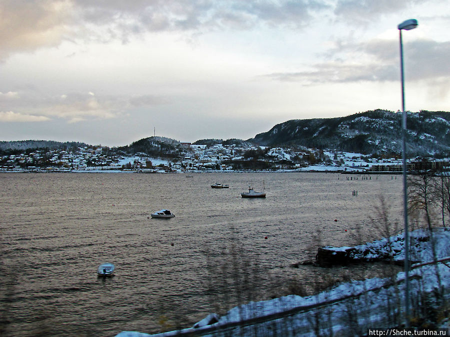 Припорошило наш знакомый фьерд Strindfjorden Вернес, Норвегия