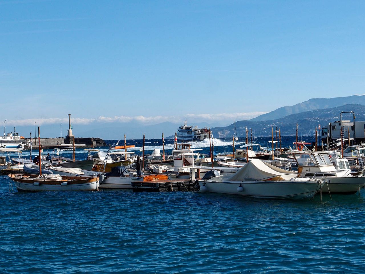 порт Марина Гранде Остров Капри, Италия