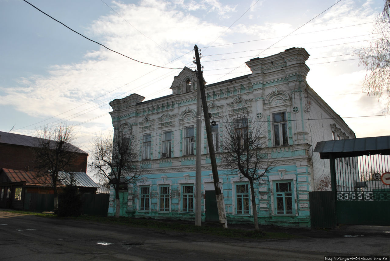 Холоп алатырь. Алатырь (город в чувашской асср). Бел-горюч камень алатырь в славянской мифологии. Алатырь оберег с камнем. Кадры из фильма холоп.