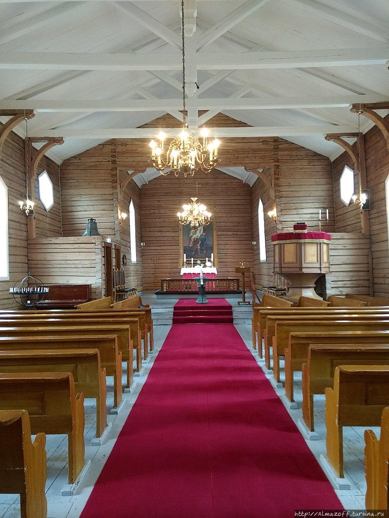 Церковь Нуррейса в Сторслетте, Северная Норвегия. Сторслетт, Норвегия