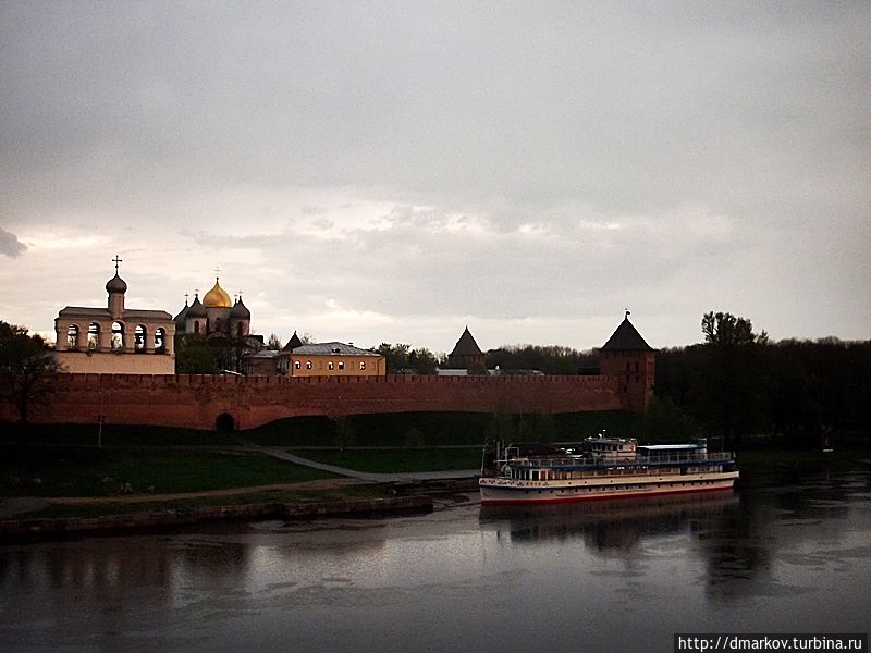 Новгород дожди. Фото Великий Новгород дождь. Солнечные дни в Великом Новгороде. Между Новгород. Великий Новгород дождь красивое фото.