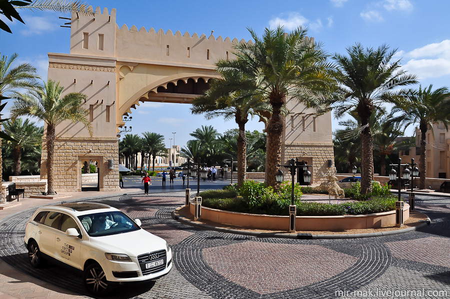 И еще немного о «Дубайской Венеции» — курорте Madinat Jumeirah. Иначе этот курорт называют «город в городе». Дубай, ОАЭ