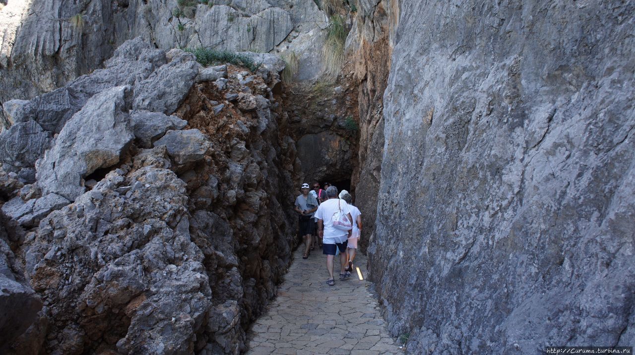Приближаемся к туннелю Эскорка, остров Майорка, Испания