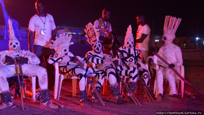 Ночные маски Дедугу, Буркина-Фасо