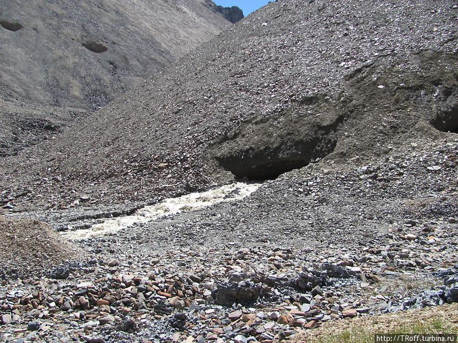 Покатушки на леднике в августе под Караколом Каракол, Киргизия