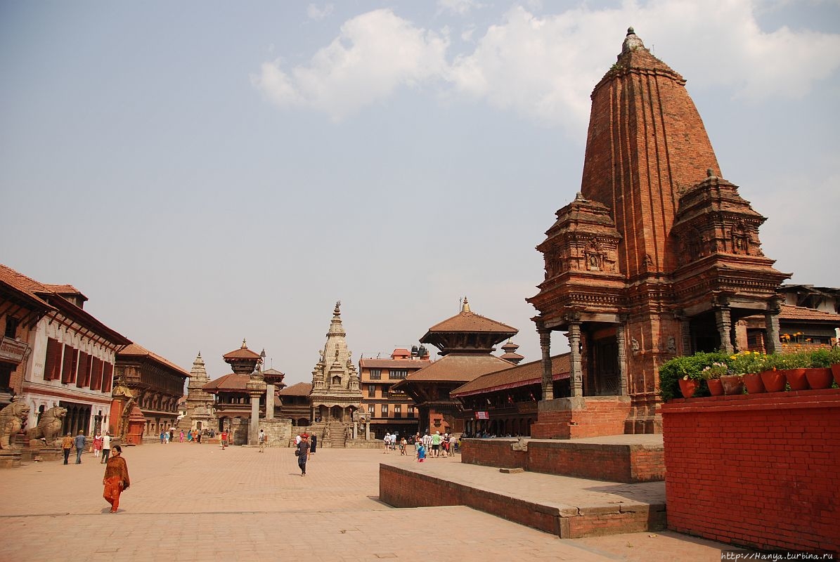 Непал. Бхактапур. миниатюрный храм Кедарнатх. Из интернета