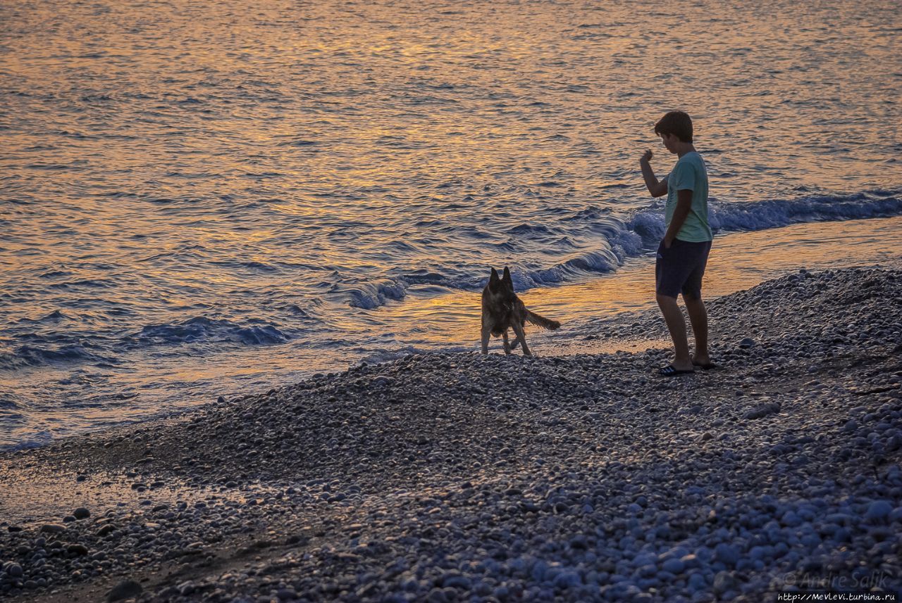 Ситжес, прибой на закате Ситжес, Испания