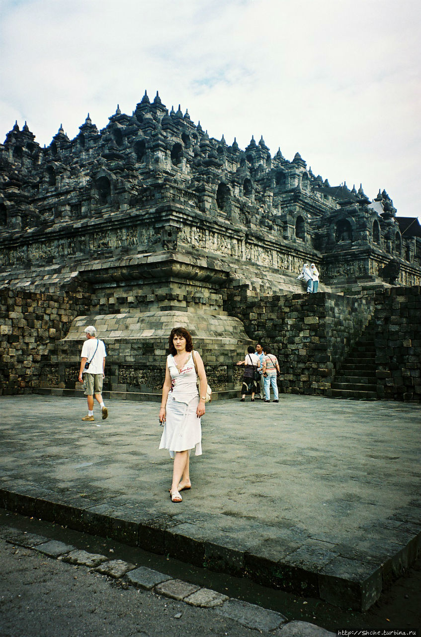 Боробудур — старейший крупнейший буддистский комплекс в мире Боробудур, Индонезия