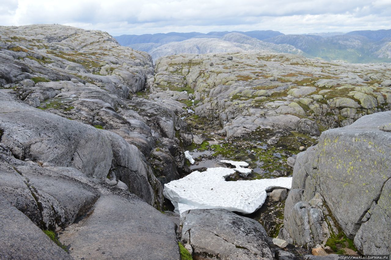 Кьёрагболтон или невеста на Горошине Кьераг (камень), Норвегия