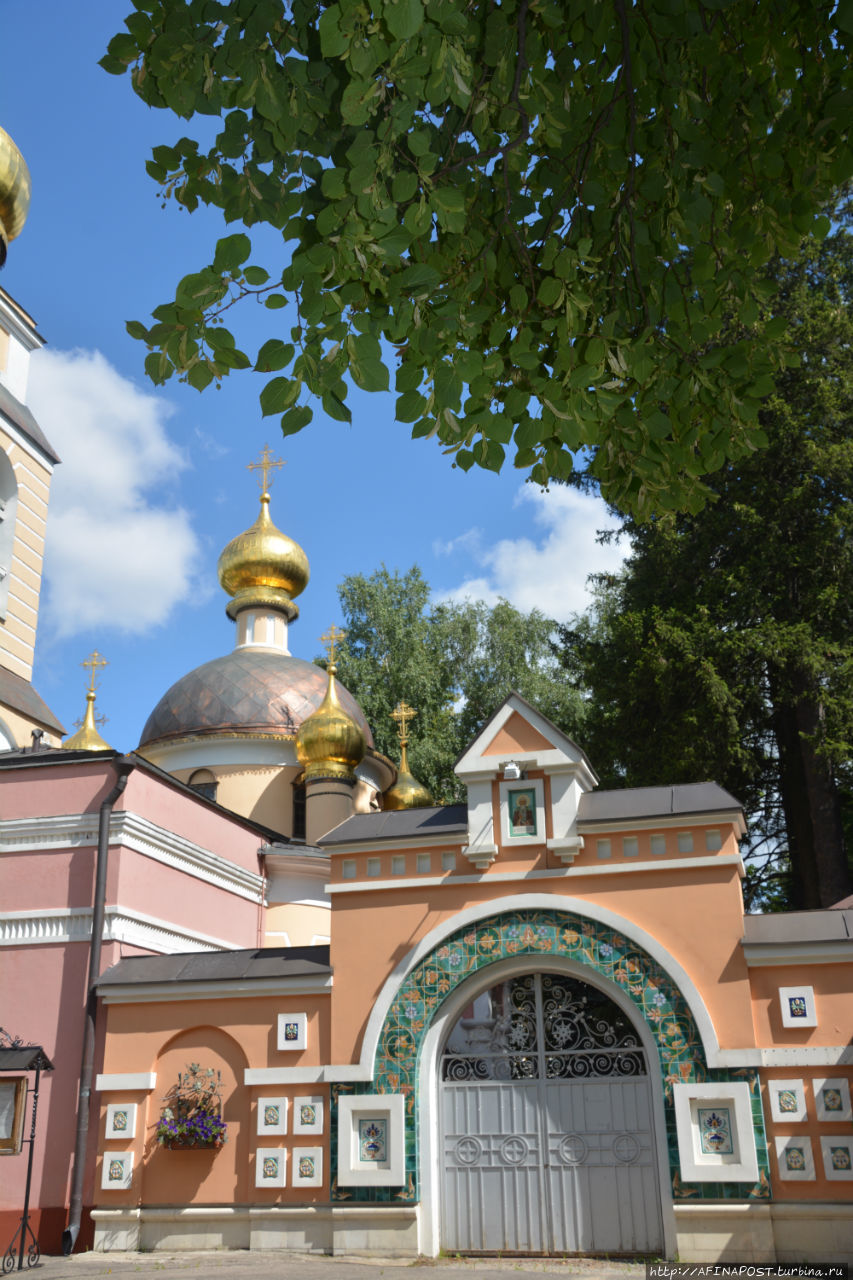 Святая Русь. Спасо-Преображенская церковь в Переделкино Переделкино, Россия