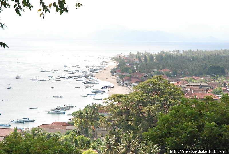 Деревня на острове Лембонган Остров Лембонган, Индонезия